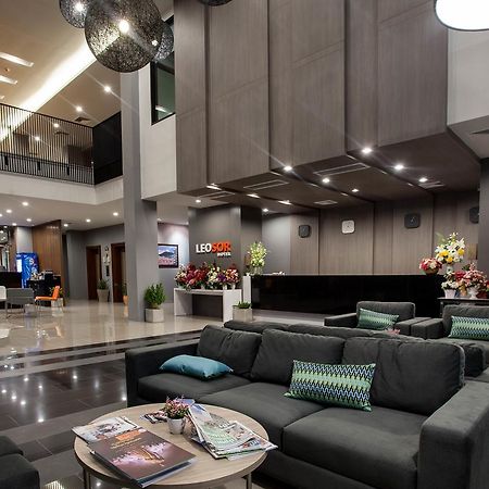 Leosor Hotel Nakhonratchasima Екстериор снимка