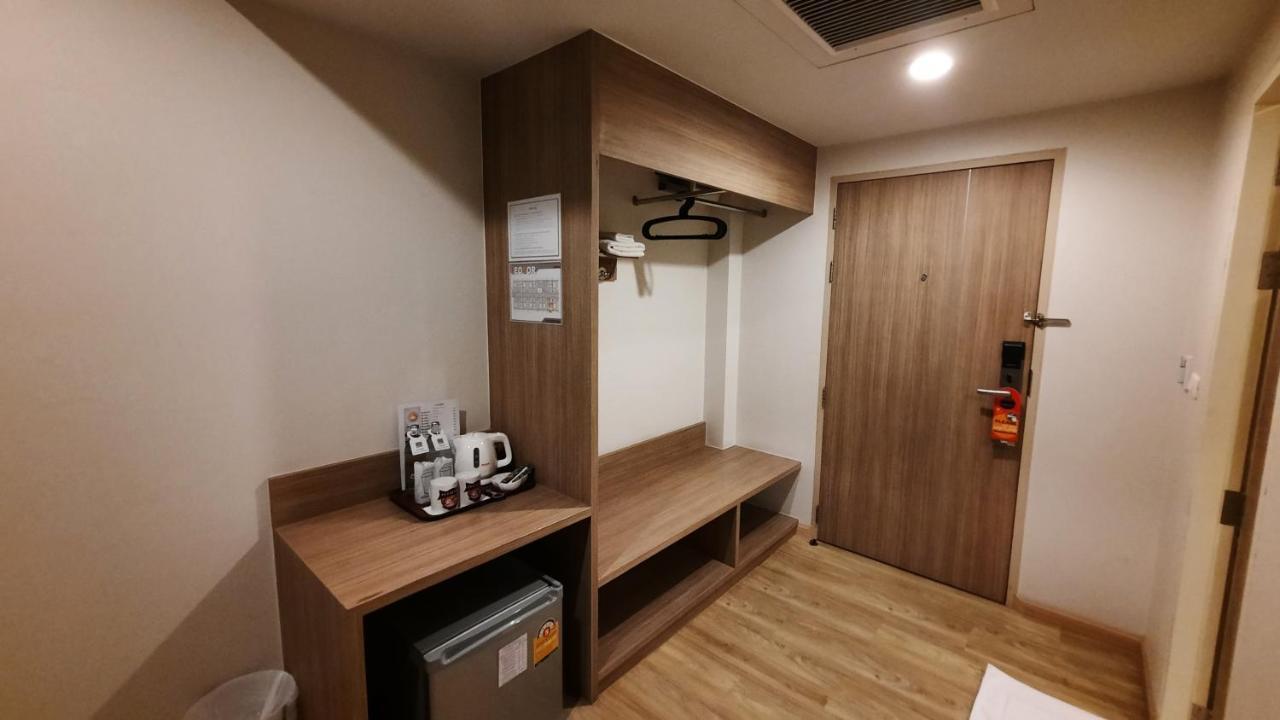 Leosor Hotel Nakhonratchasima Екстериор снимка