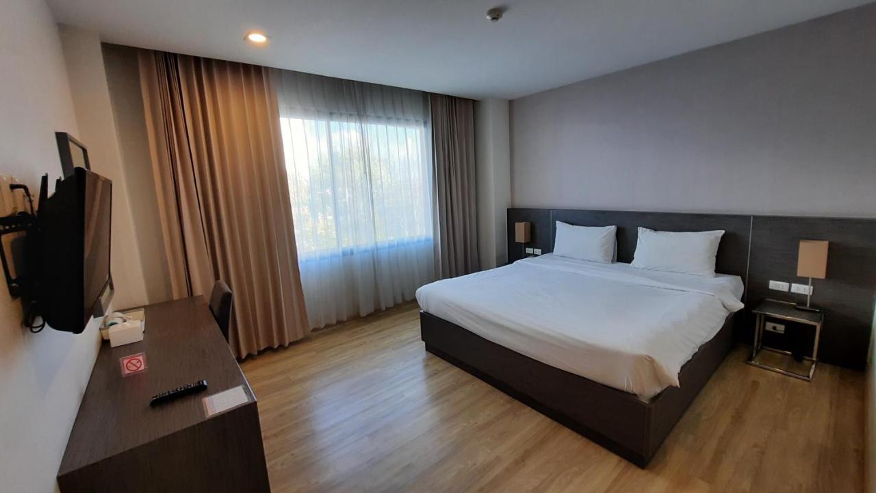 Leosor Hotel Nakhonratchasima Екстериор снимка