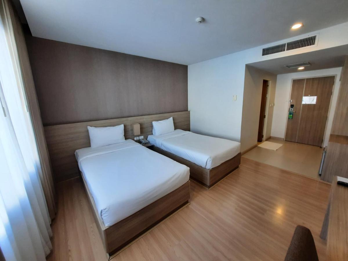 Leosor Hotel Nakhonratchasima Екстериор снимка