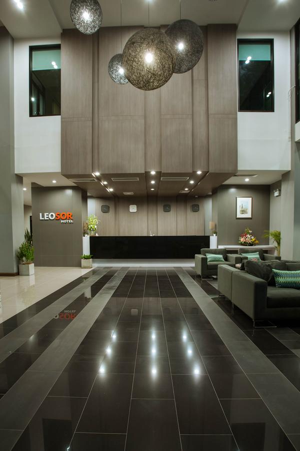 Leosor Hotel Nakhonratchasima Екстериор снимка
