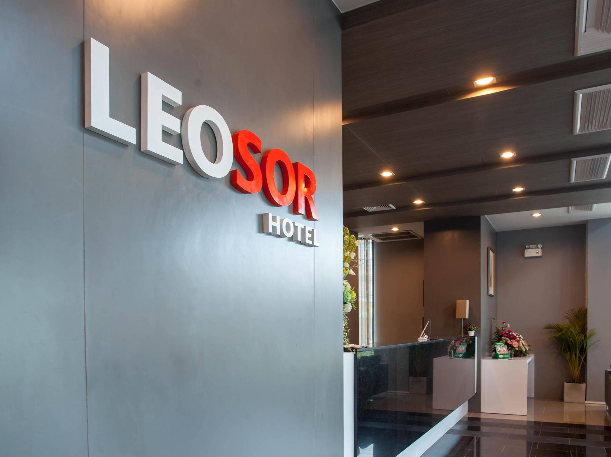 Leosor Hotel Nakhonratchasima Екстериор снимка