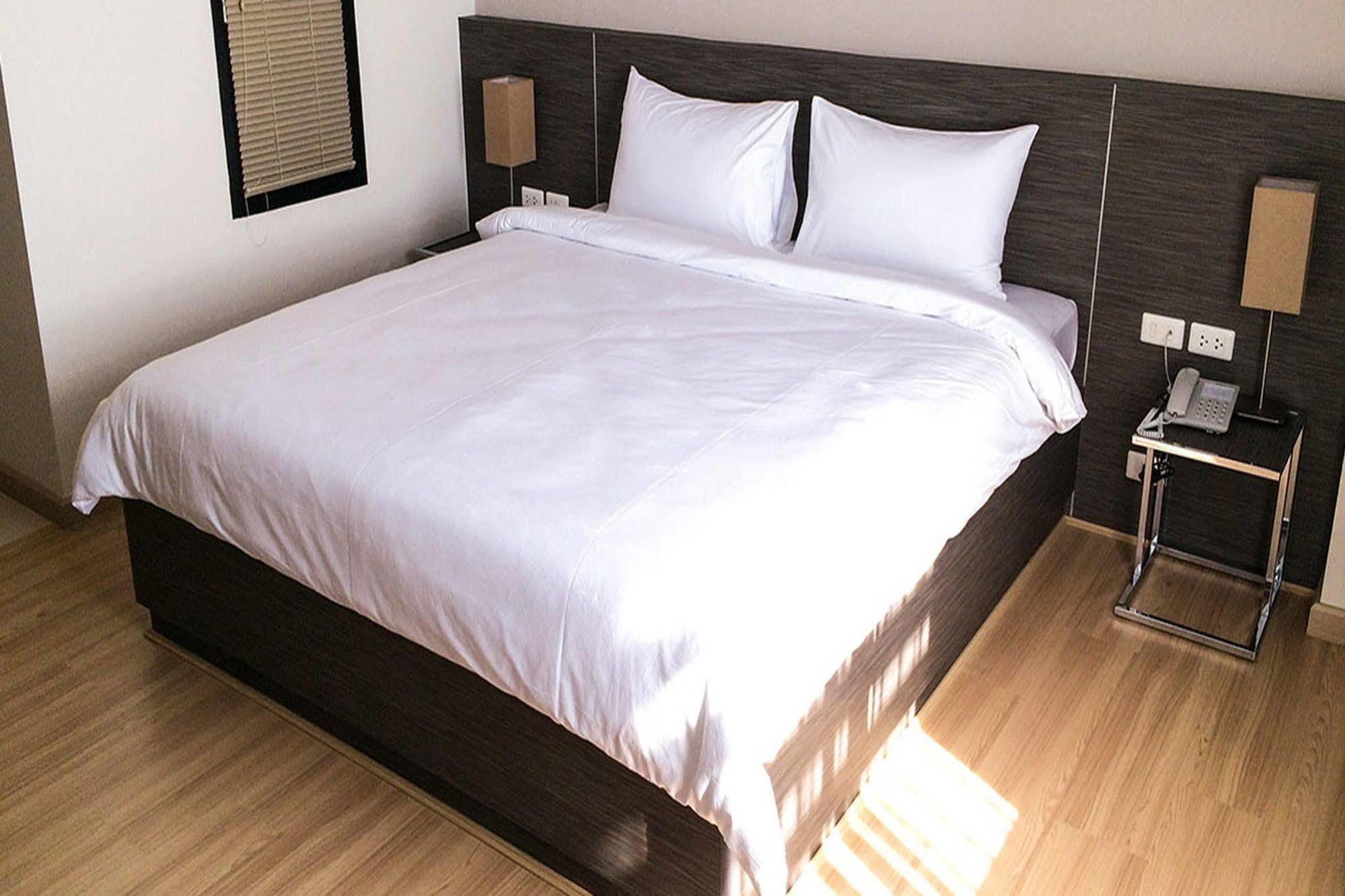 Leosor Hotel Nakhonratchasima Екстериор снимка
