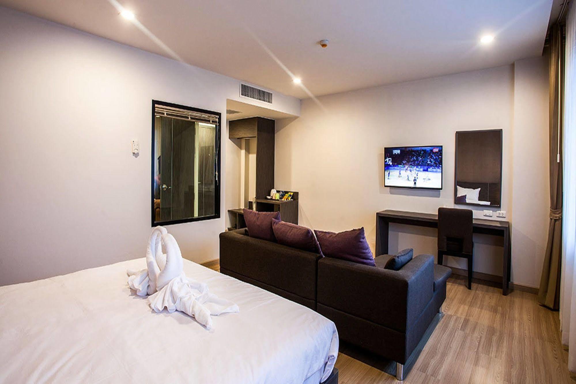 Leosor Hotel Nakhonratchasima Екстериор снимка