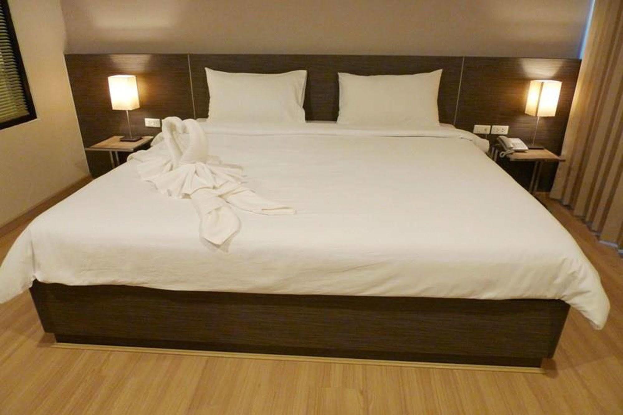 Leosor Hotel Nakhonratchasima Екстериор снимка