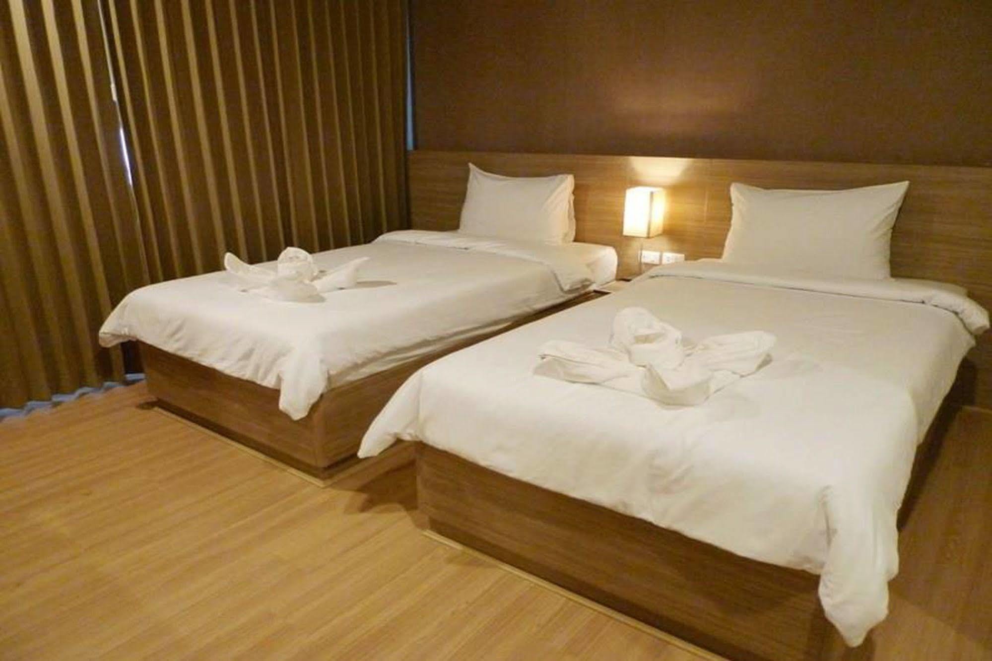 Leosor Hotel Nakhonratchasima Екстериор снимка