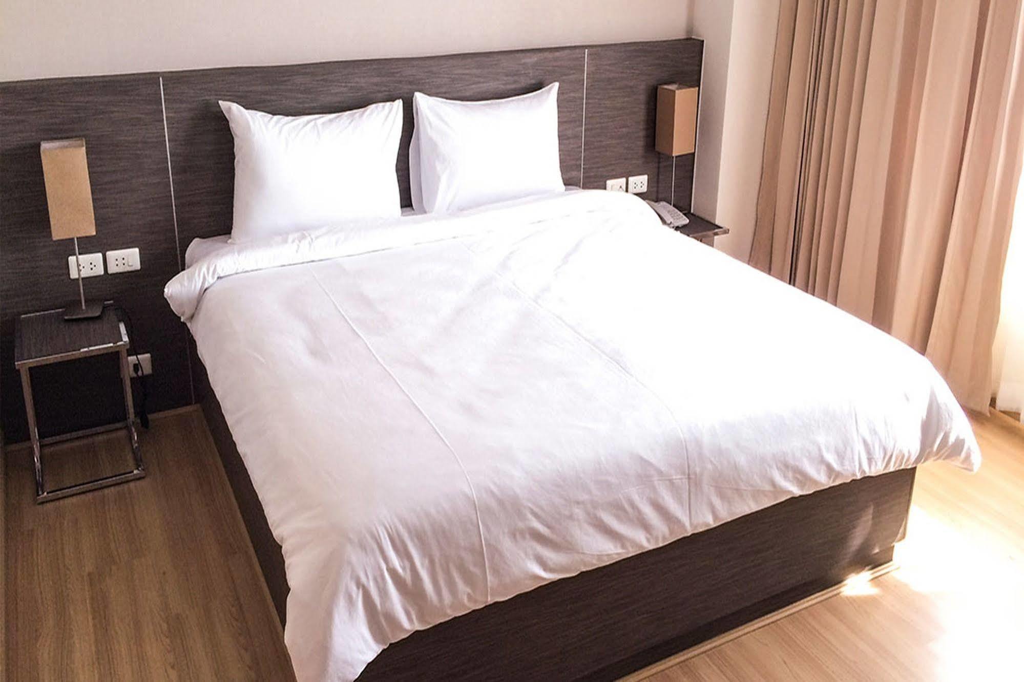 Leosor Hotel Nakhonratchasima Екстериор снимка