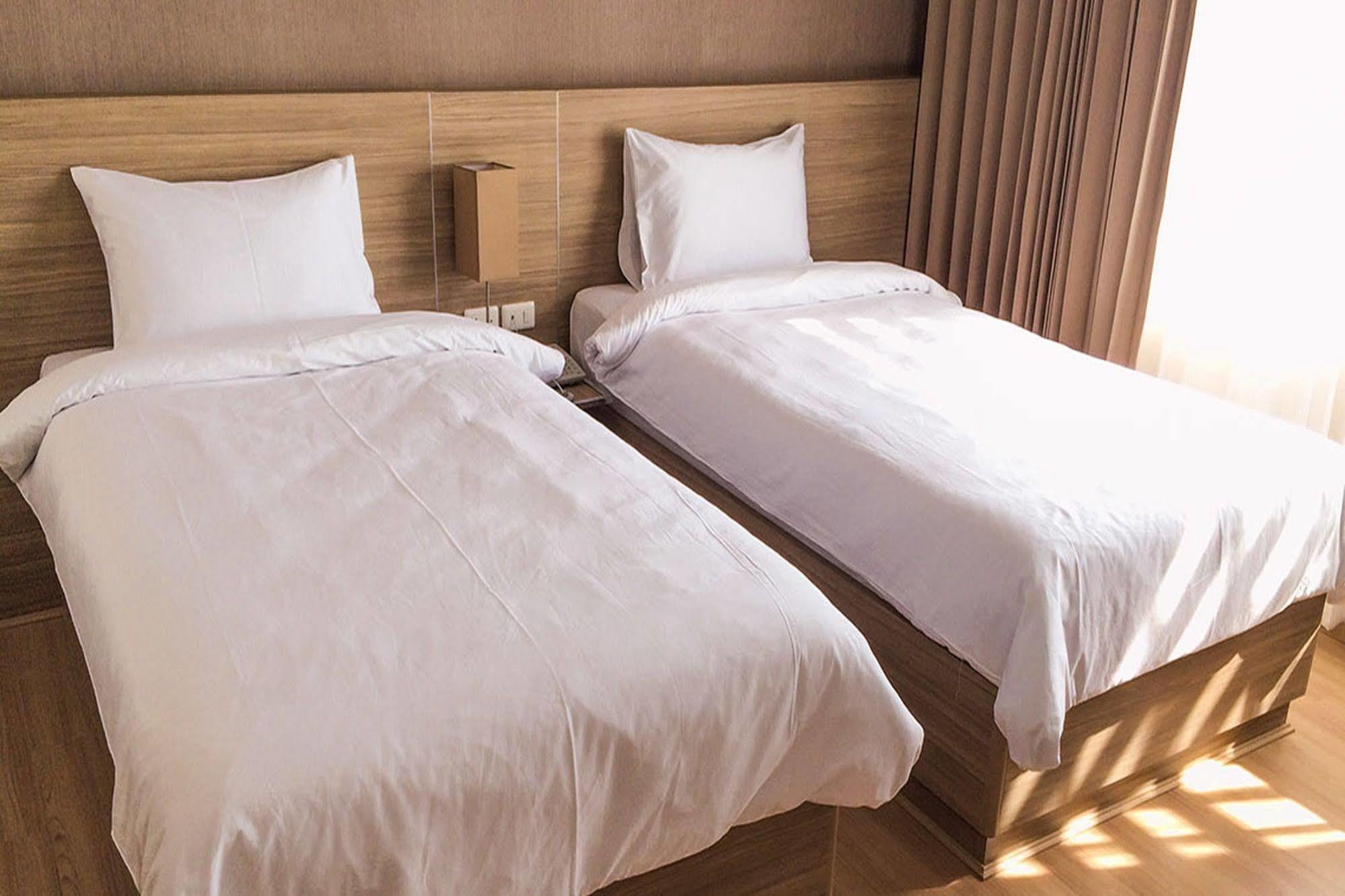 Leosor Hotel Nakhonratchasima Екстериор снимка